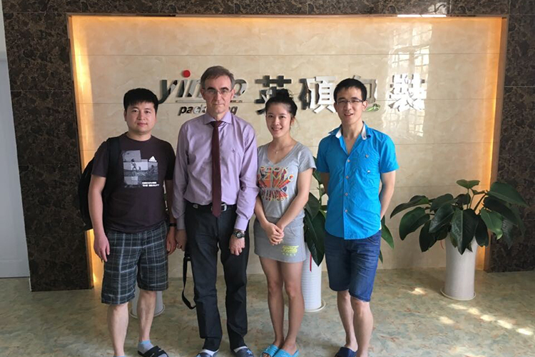英碩防靜電吸塑托盤魅力不淺，引巴西買家跨國而來